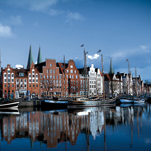 1898  Gründung in Lübeck